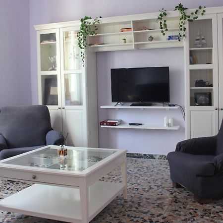 L' Oasi Del Cervo - Casa Con Giardino E Posto Auto, Uscita Autostrada A11 Villa Florencia Exterior foto