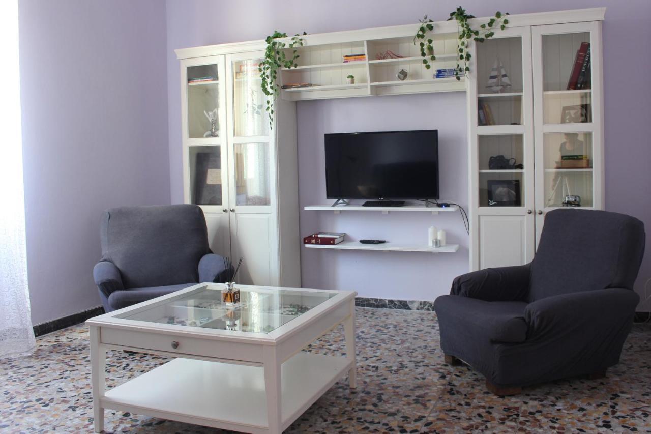 L' Oasi Del Cervo - Casa Con Giardino E Posto Auto, Uscita Autostrada A11 Villa Florencia Exterior foto